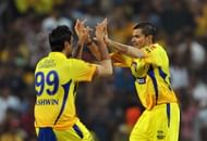 Chennai Super Kings fielder Badrinath (R